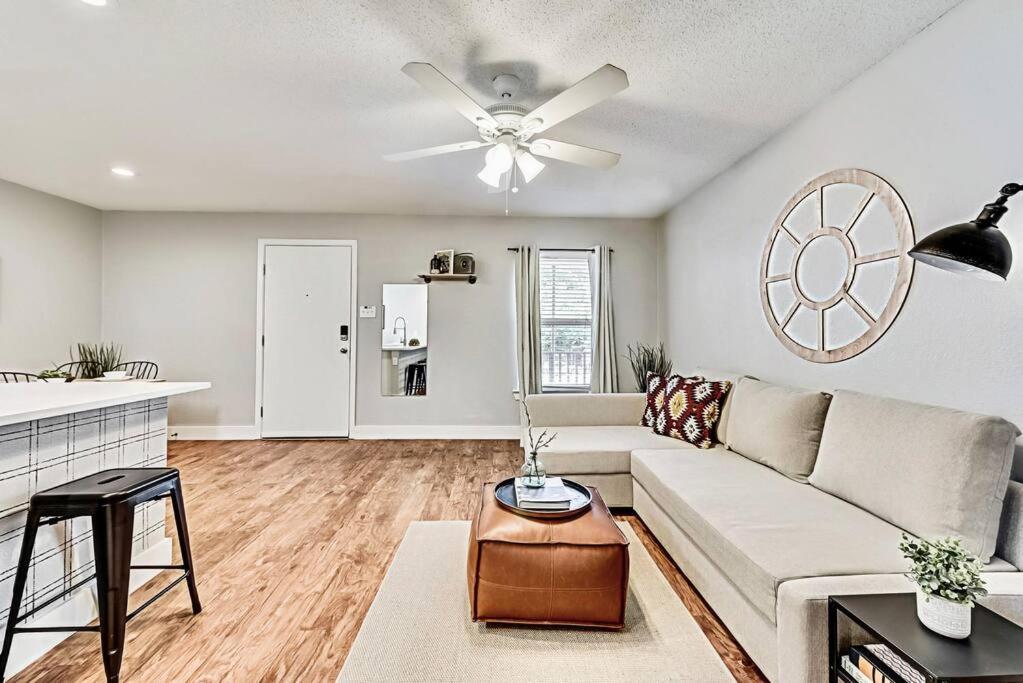 New - Near Deep Ellum + Downtown Dallas Flat Экстерьер фото