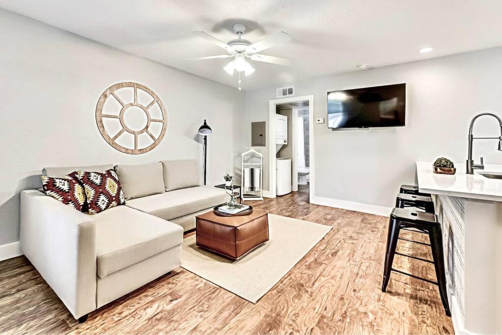 New - Near Deep Ellum + Downtown Dallas Flat Экстерьер фото